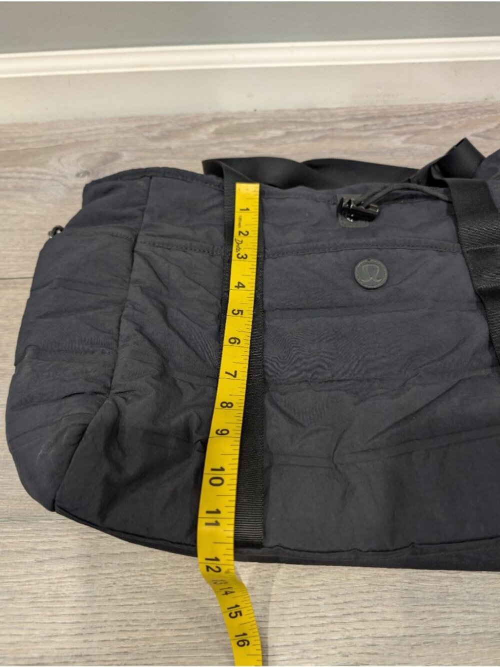 Lululemon Dash All Day Duffel Bag Black Crossbody Strap Yoga Gym Travel - Picture 9 of 16